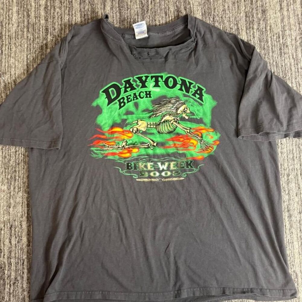 Gildan Men's Grey and Black T-shirt